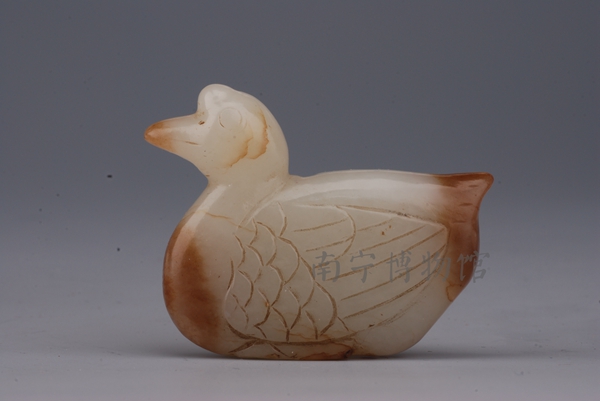 明青白玉雕鹅形珮